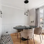 De Luxe Centre Paryż