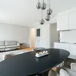 De Luxe Centre Paris
