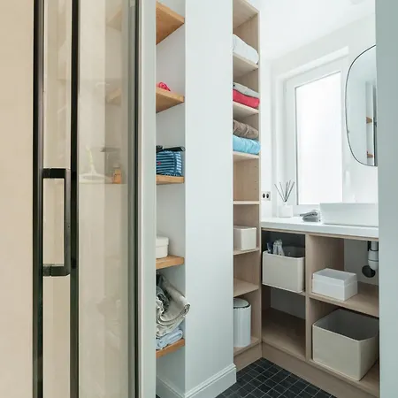 De Luxe Centre Paris