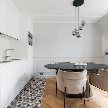 De Luxe Centre Apartment *